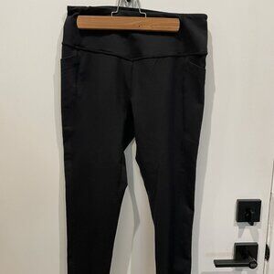 Zella Live In Black Capri Length Pocket Leggings - Size Medium - Nordstrom